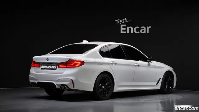 Main__Slider__Photo:5-Series BMW 2018.8-1
