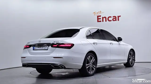 Main__Slider__Photo:E-Class Mercedes-Benz 2021.7-1
