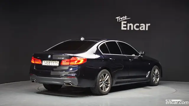 Main__Slider__Photo:5-Series BMW 2017.9-1