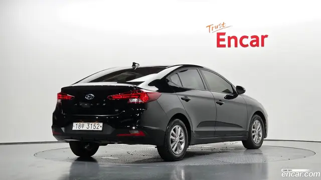 Main__Slider__Photo:AVANTE Hyundai 2019.6-1