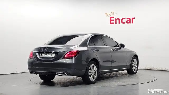 Main__Slider__Photo:C-Class Mercedes-Benz 2020.2-1