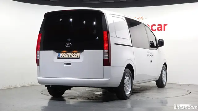 Main__Slider__Photo:Staria Hyundai 2022.2-1
