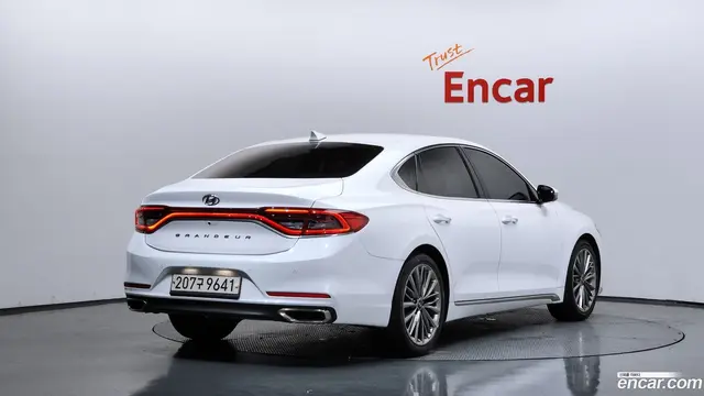 Main__Slider__Photo:Grandeur Hyundai 2018.3-1