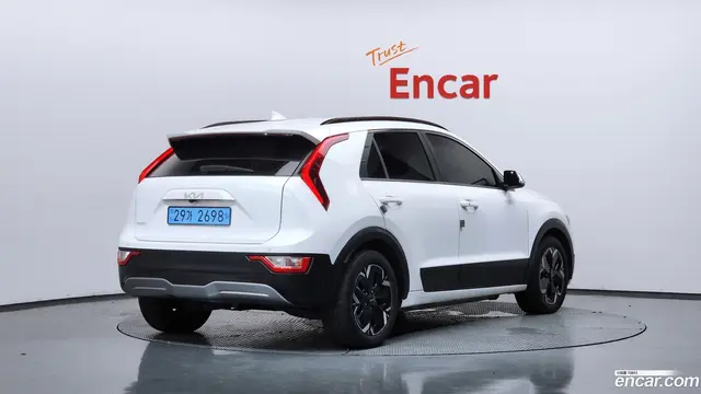 Main__Slider__Photo:Niro Kia 2022.8-1