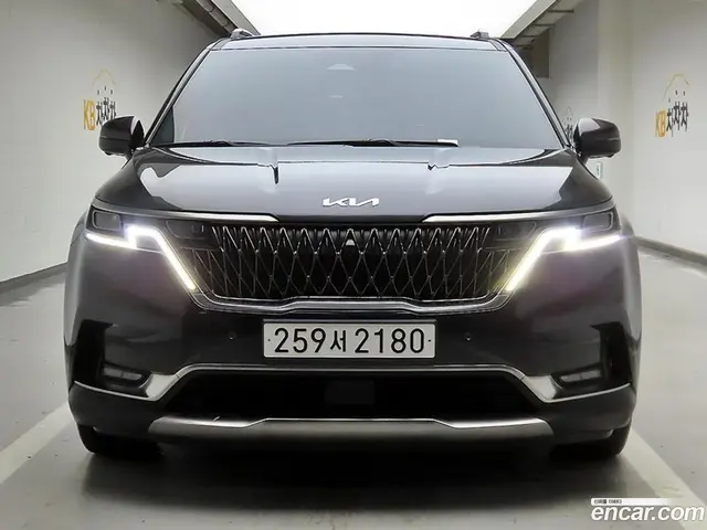 Main__Slider__Photo:Canival Kia 2022.5-1