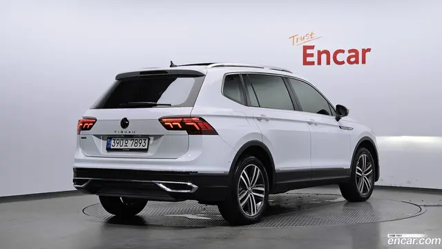 Main__Slider__Photo:Tiguan Volkswagen 2023.1-1