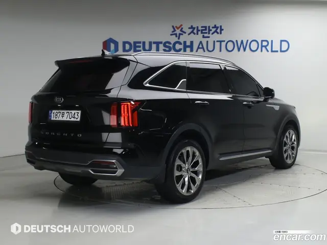 Main__Slider__Photo:Sorento Kia 2020.7-1