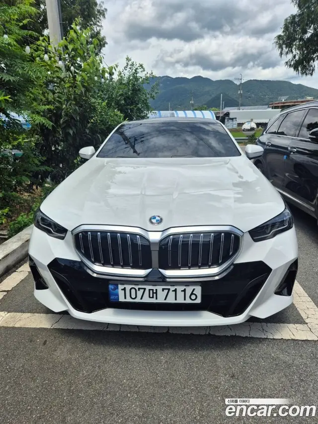Main__Slider__Photo:5-Series BMW 2024.4-1