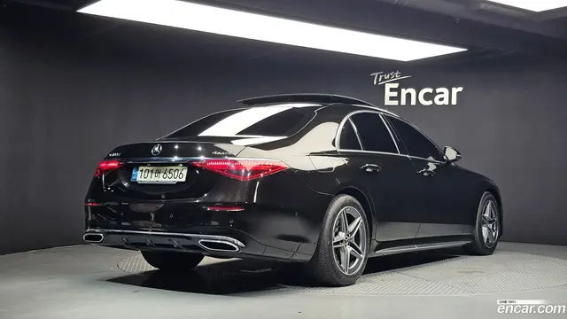 Main__Slider__Photo:S-Class Mercedes-Benz 2021.4-1