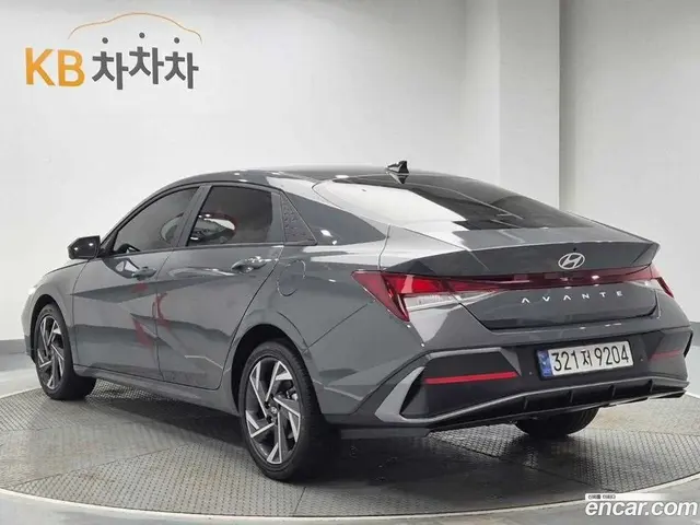 Main__Slider__Photo:AVANTE Hyundai 2024.3-1