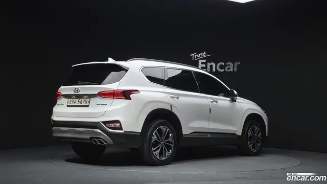 Main__Slider__Photo:Santafe Hyundai 2018.5-1