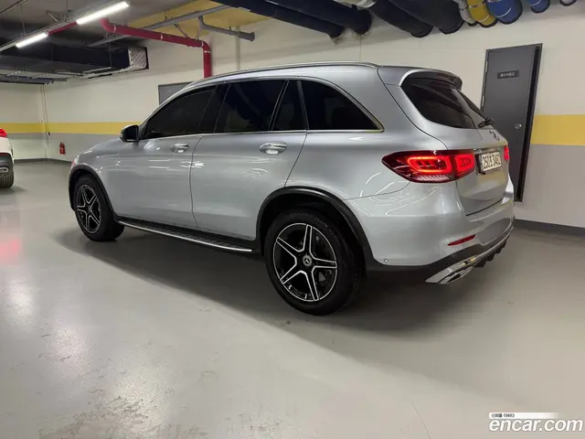 Main__Slider__Photo:GLC-Class Mercedes-Benz 2022.6-1