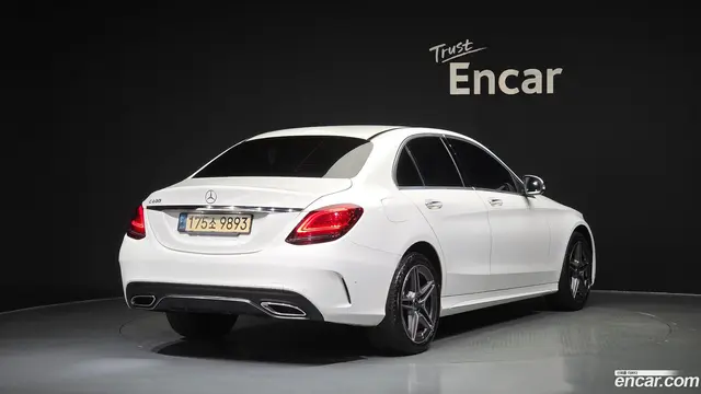 Main__Slider__Photo:C-Class Mercedes-Benz 2021.3-1