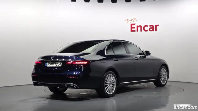 Main__Slider__Photo:E-Class Mercedes-Benz 2021.3-1