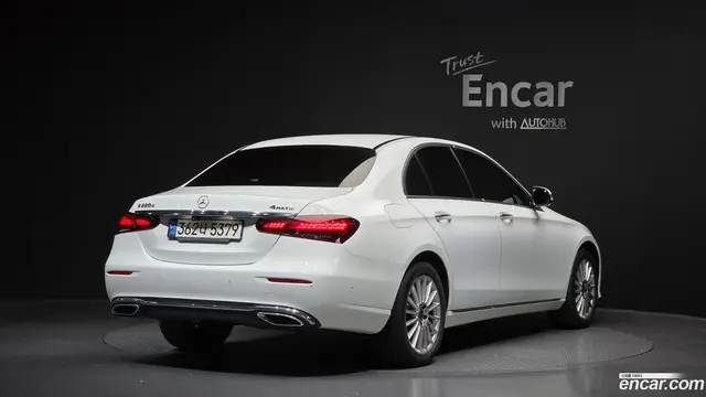 Main__Slider__Photo:E-Class Mercedes-Benz 2021.8-1