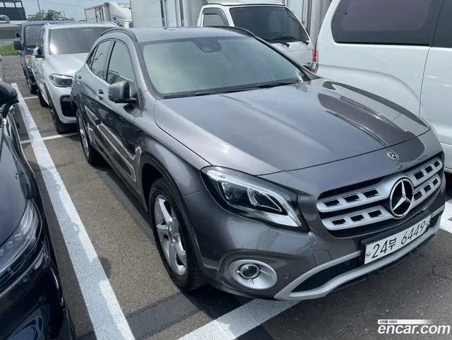 Main__Slider__Photo:GLA-Class Mercedes-Benz 2018.9-1