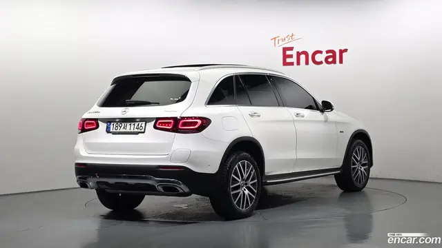 Main__Slider__Photo:GLC-Class Mercedes-Benz 2021.5-1