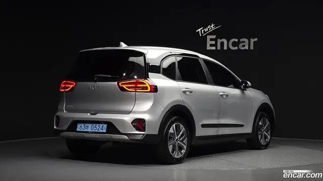 Main__Slider__Photo:Niro Kia 2022.6-1