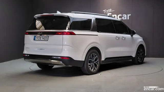 Main__Slider__Photo:Canival Kia 2023.1-1