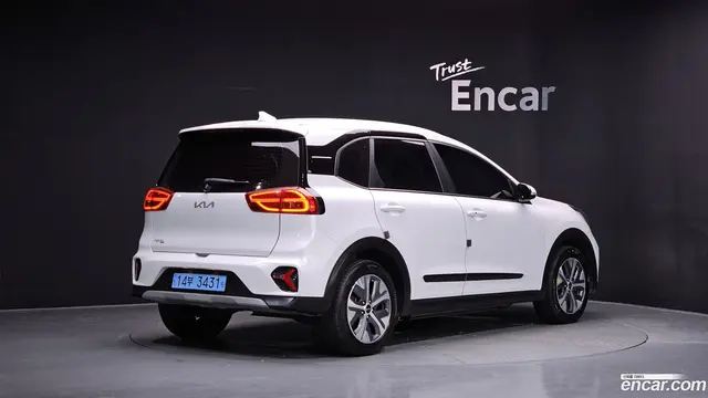 Main__Slider__Photo:Niro Kia 2022.9-1