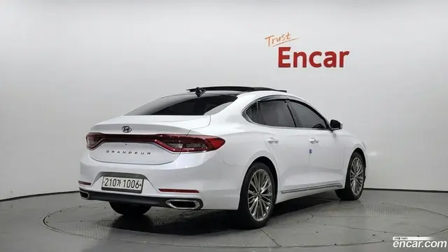 Main__Slider__Photo:Grandeur Hyundai 2017.9-1
