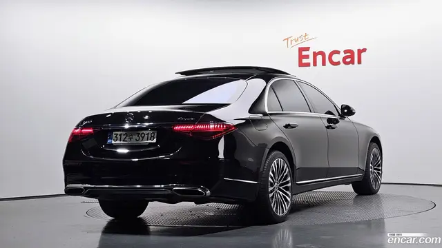 Main__Slider__Photo:S-Class Mercedes-Benz 2021.6-1