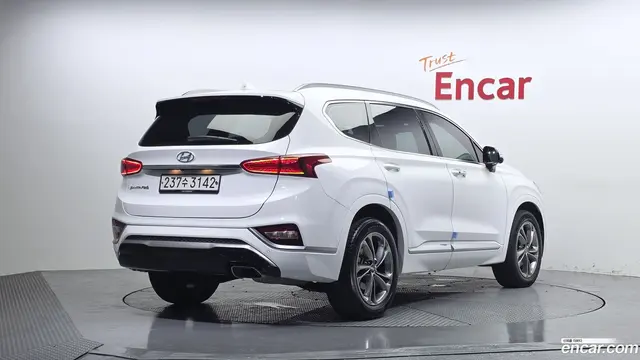 Main__Slider__Photo:Santafe Hyundai 2019.11-1