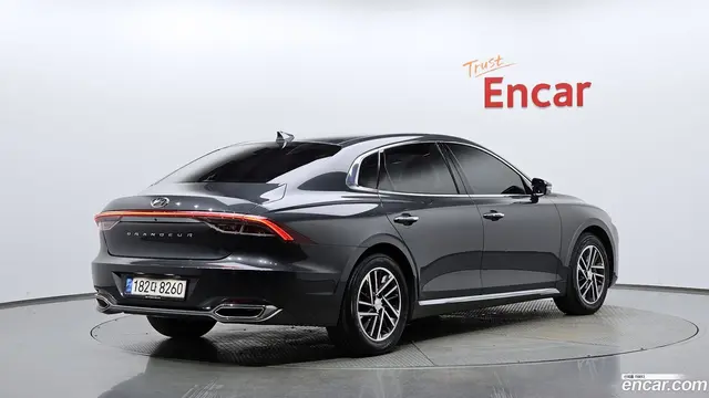 Main__Slider__Photo:Grandeur Hyundai 2020.10-1