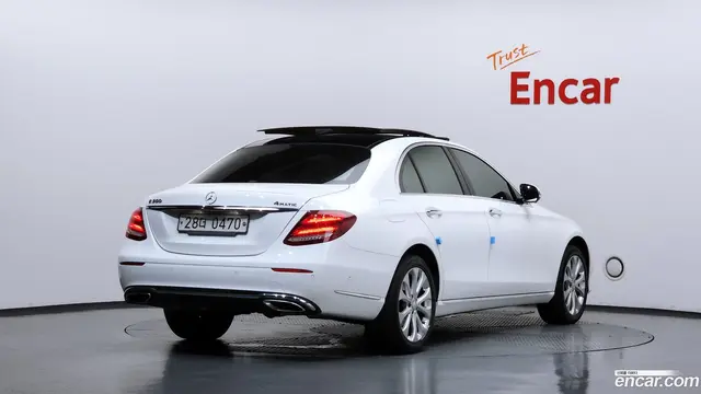 Main__Slider__Photo:E-Class Mercedes-Benz 2016.8-1