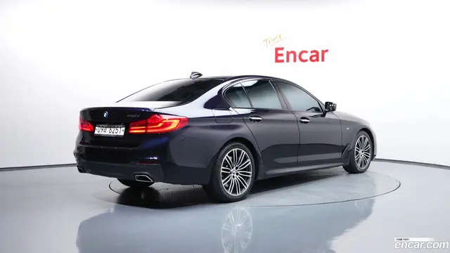 Main__Slider__Photo:5-Series BMW 2017.6-1