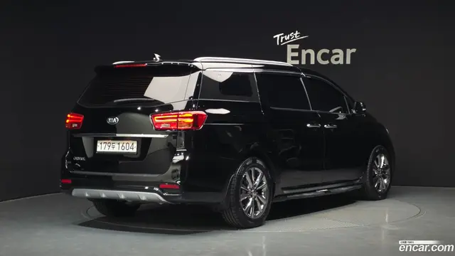 Main__Slider__Photo:Canival Kia 2019.7-1