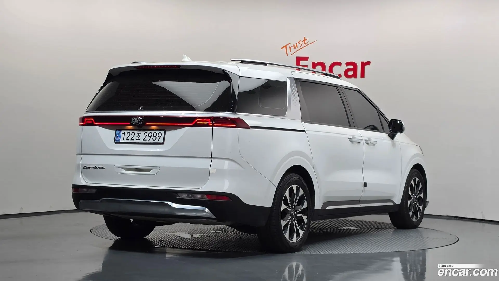 Main__Slider__Photo:Canival Kia 2020.9-1
