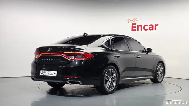 Main__Slider__Photo:Grandeur Hyundai 2018.3-1