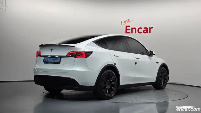 Main__Slider__Photo:Model Y Tesla 2021.4-1
