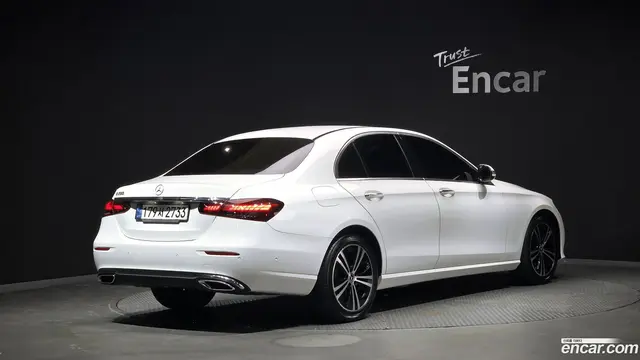Main__Slider__Photo:E-Class Mercedes-Benz 2021.6-1