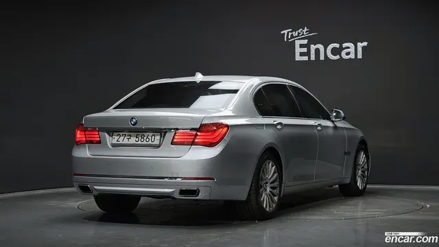 Main__Slider__Photo:7-Series BMW 2012.10-1