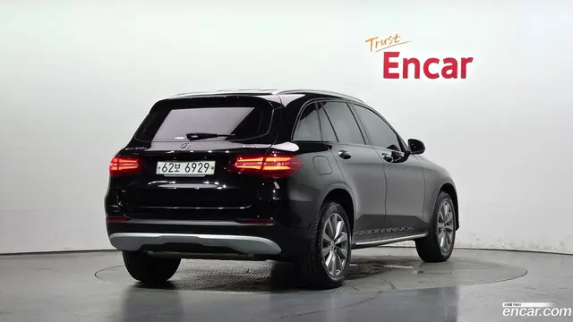 Main__Slider__Photo:GLC-Class Mercedes-Benz 2018.10-1
