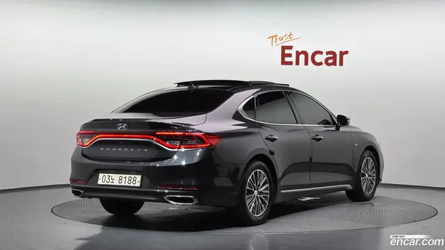 Main__Slider__Photo:Grandeur Hyundai 2017.7-1