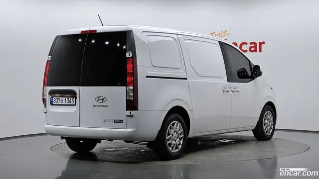 Main__Slider__Photo:Staria Hyundai 2023.6-1