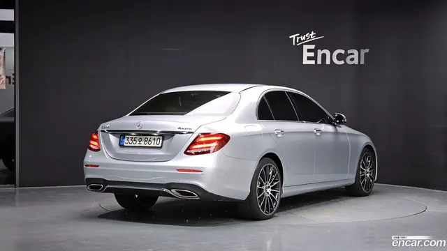 Main__Slider__Photo:E-Class Mercedes-Benz 2018.3-1