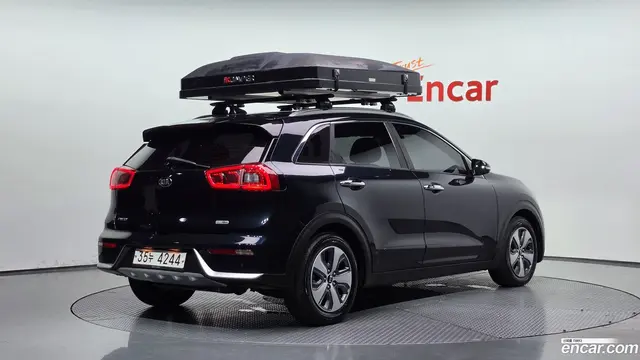 Main__Slider__Photo:Niro Kia 2016.11-1