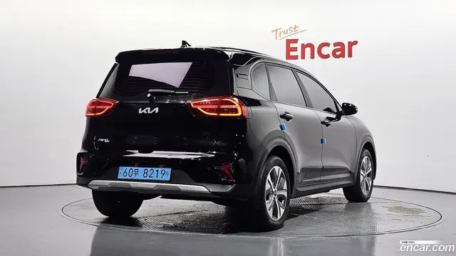 Main__Slider__Photo:Niro Kia 2022.8-1