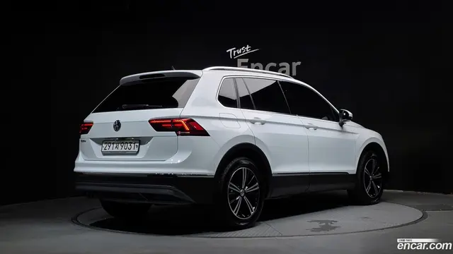 Main__Slider__Photo:Tiguan Volkswagen 2019.9-1