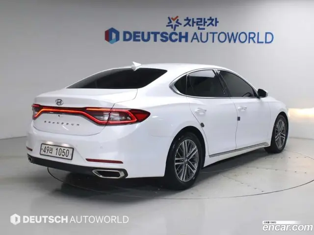 Main__Slider__Photo:Grandeur Hyundai 2018.10-1