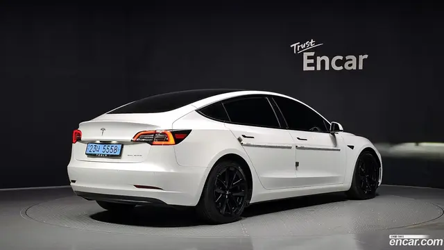 Main__Slider__Photo:Model 3 Tesla 2021.7-1
