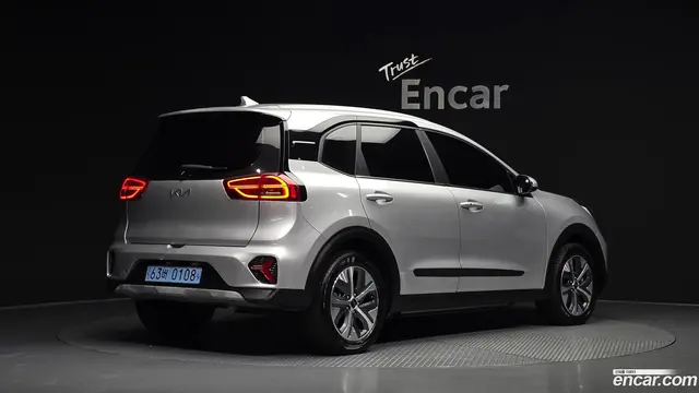 Main__Slider__Photo:Niro Kia 2022.6-1