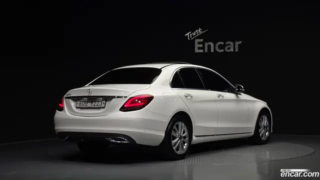 Main__Slider__Photo:C-Class Mercedes-Benz 2019.0-1