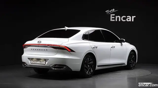Main__Slider__Photo:Grandeur Hyundai 2021.10-1