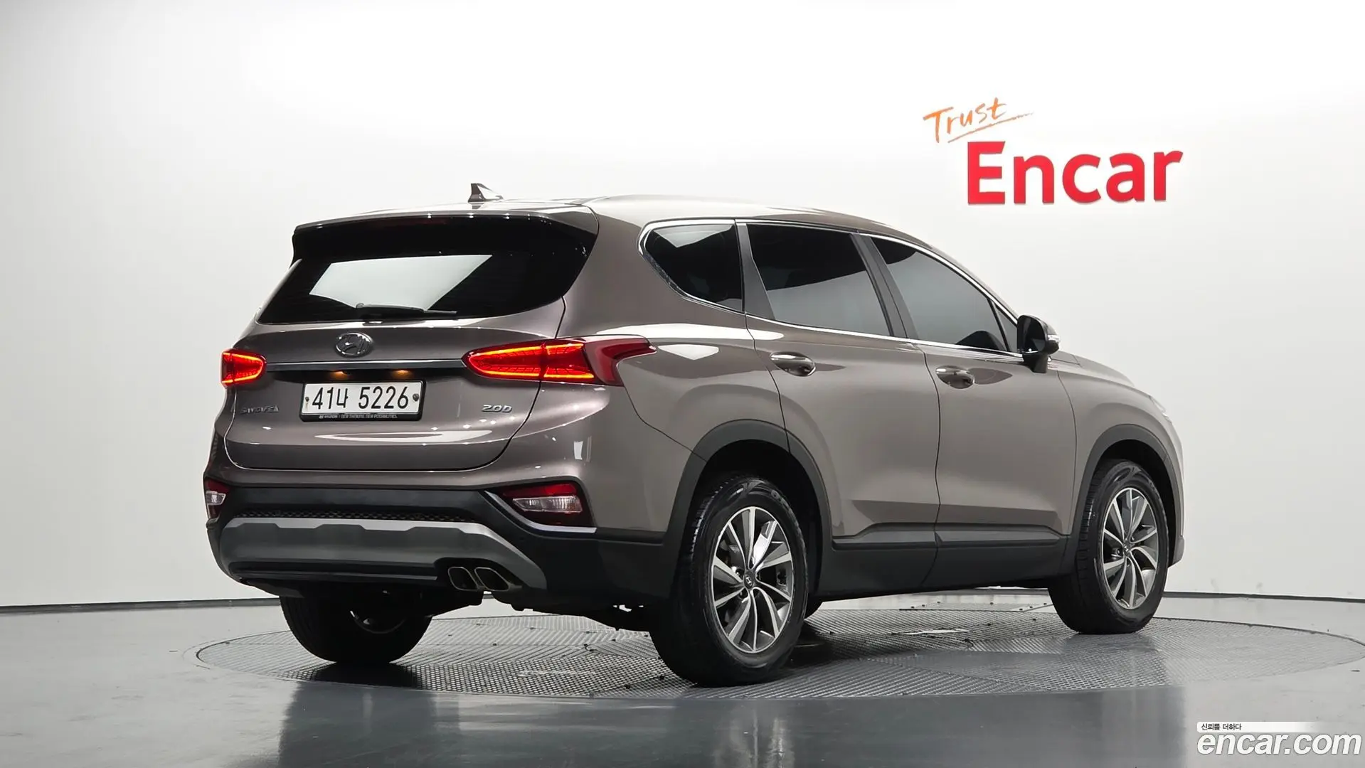 Main__Slider__Photo:Santafe Hyundai 2018.5-1
