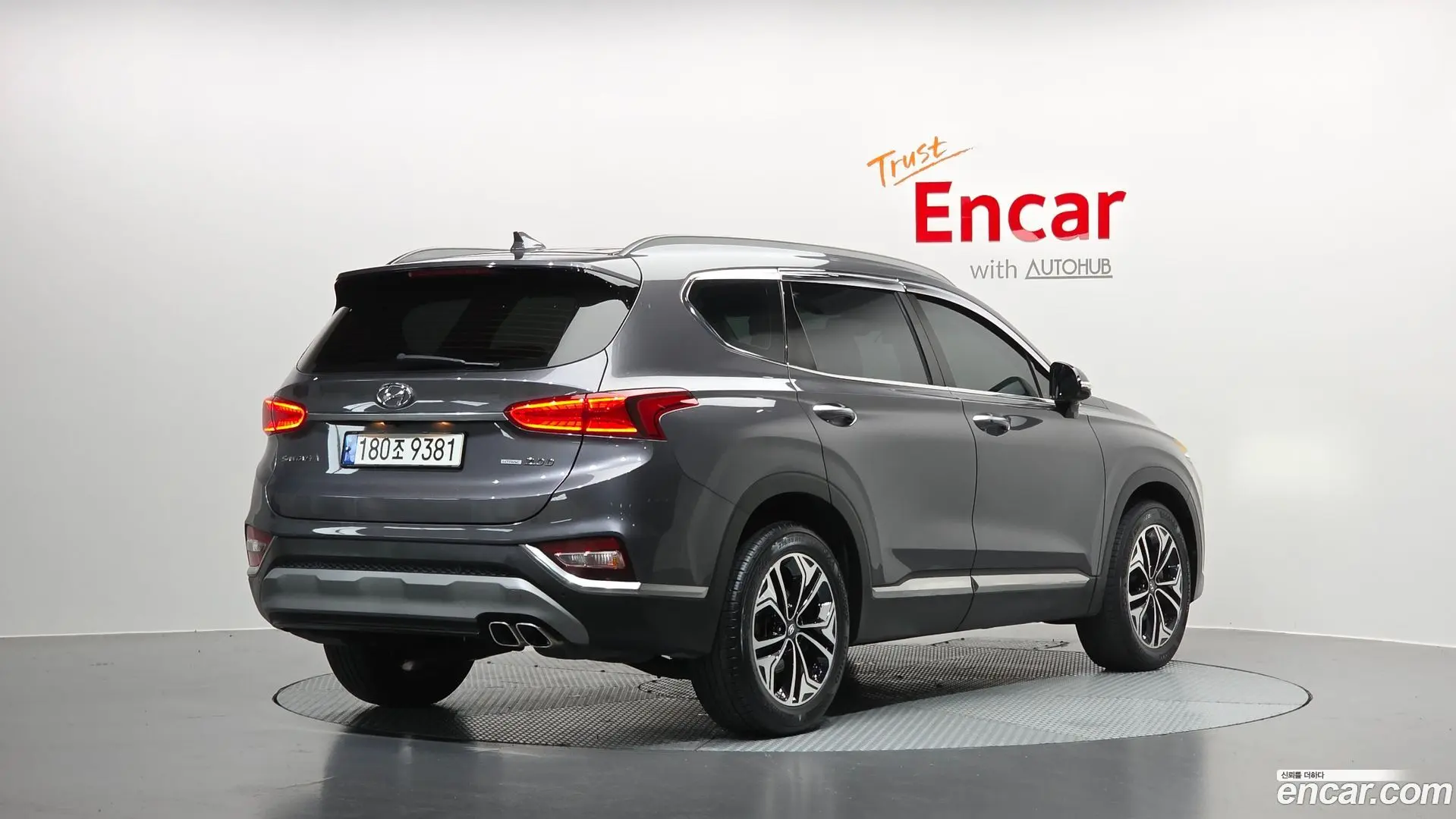 Main__Slider__Photo:Santafe Hyundai 2018.10-1